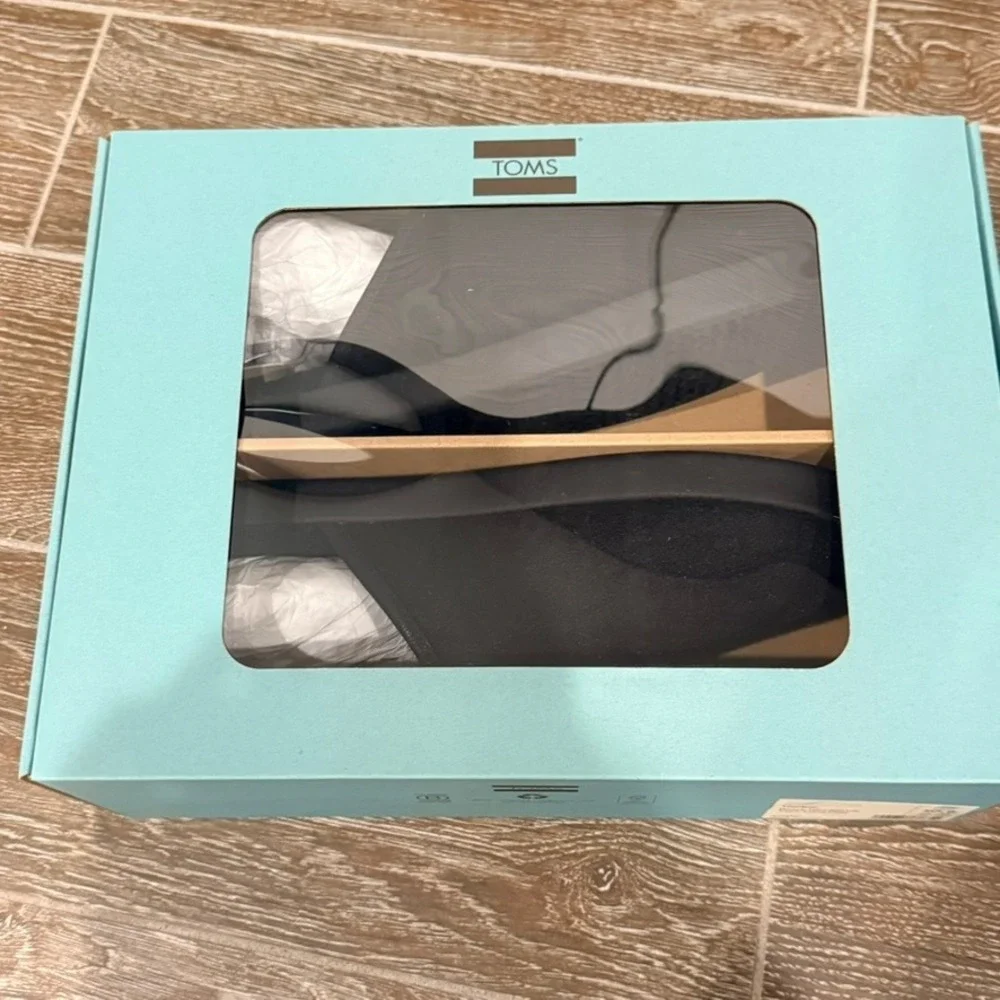 Toms brand new